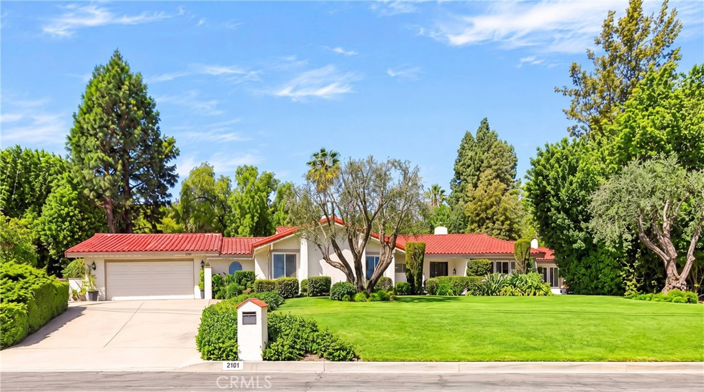 2101 Pioneer Avenue Property Photo 1