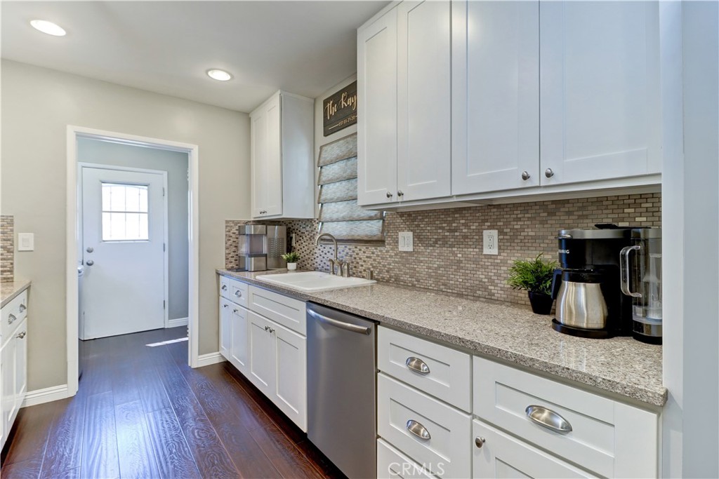 6032 Freckles Road Property Photo 4