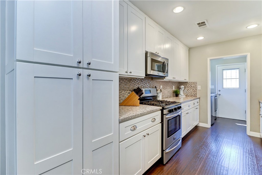 6032 Freckles Road Property Photo 5