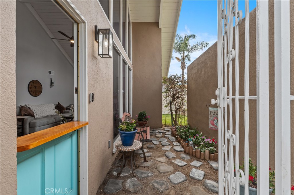 5359 E Appian Way Property Photo 10