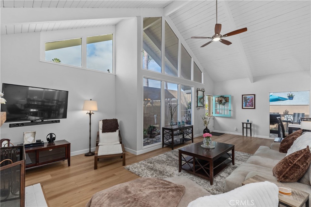 5359 E Appian Way Property Photo 17
