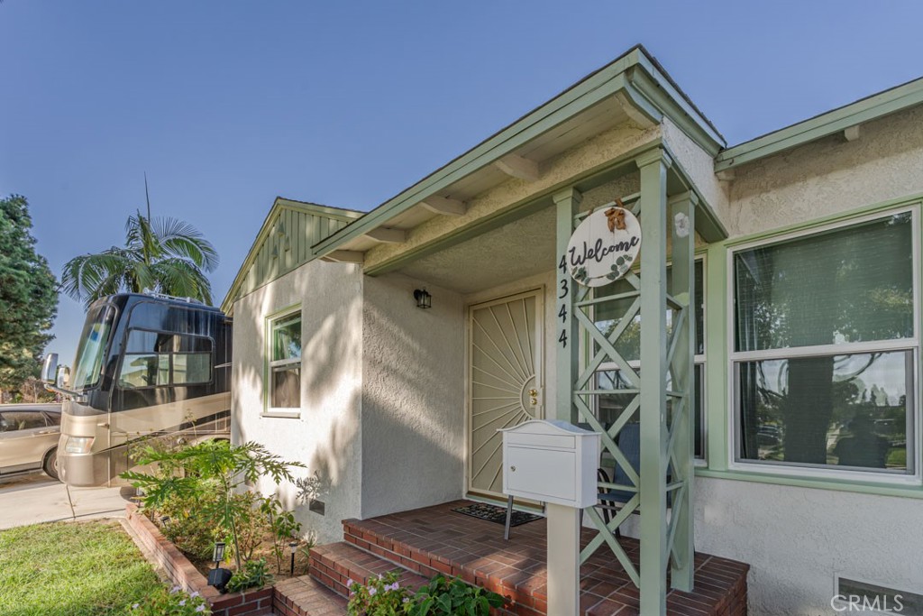 4344 Gondar Property Photo 6