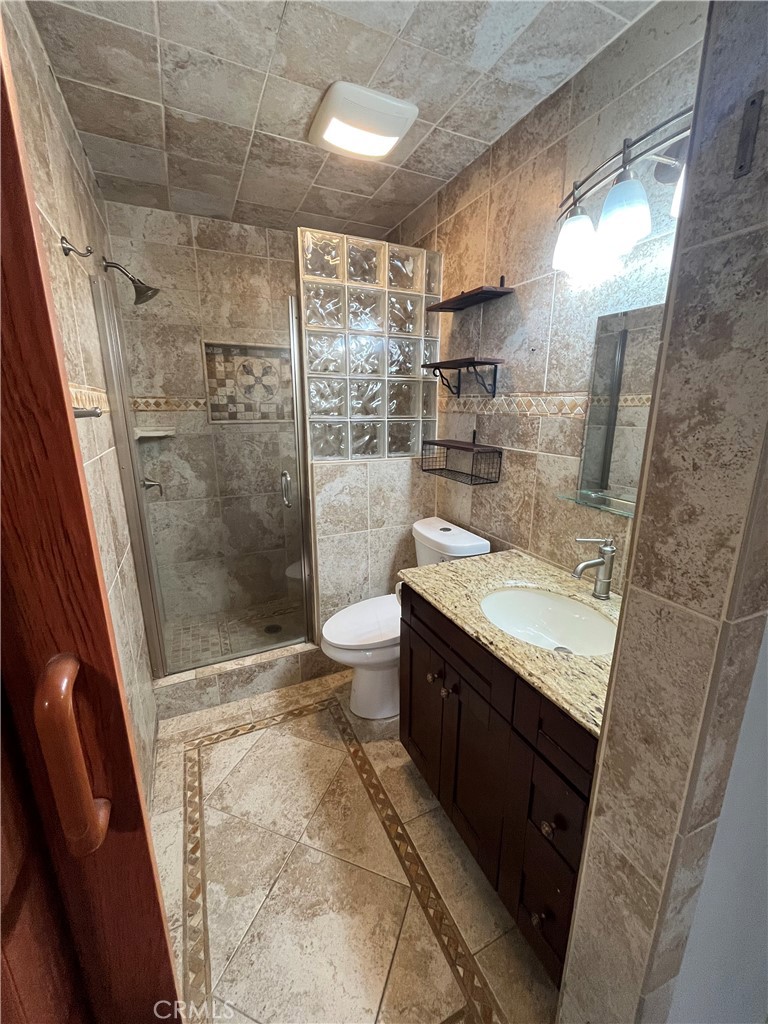 21062 Larchmont Property Photo 12
