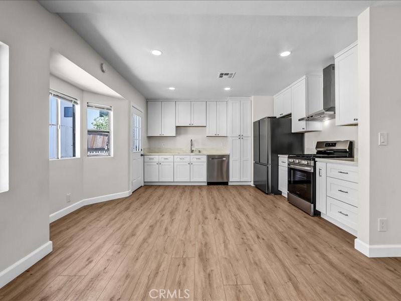 11822 Rialto Property Photo 3