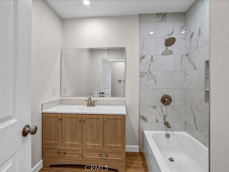 11822 Rialto Property Photo 5