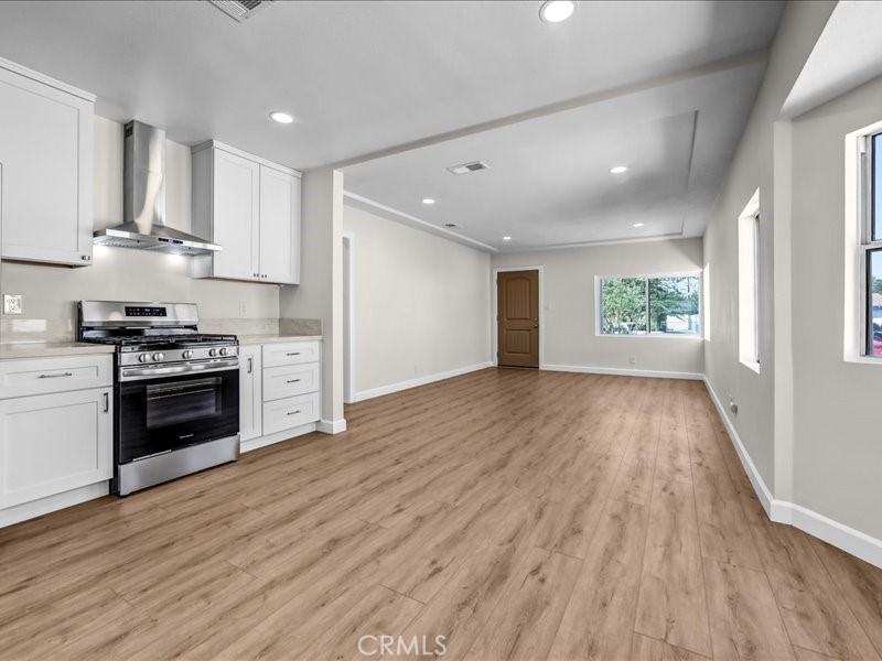 11822 Rialto Property Photo 7