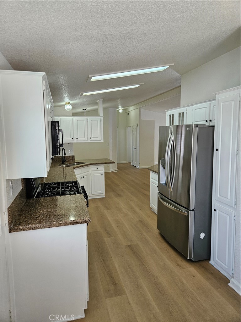 200 N Grand Avenue 53 Property Photo 3