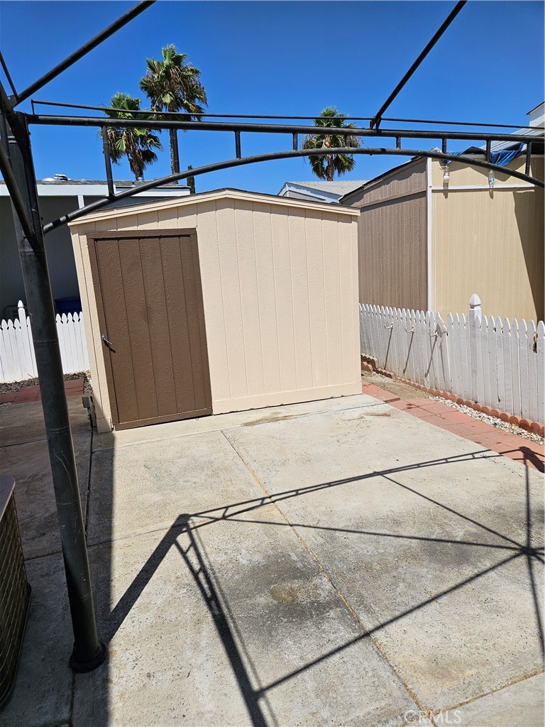 200 N Grand Avenue 53 Property Photo 8