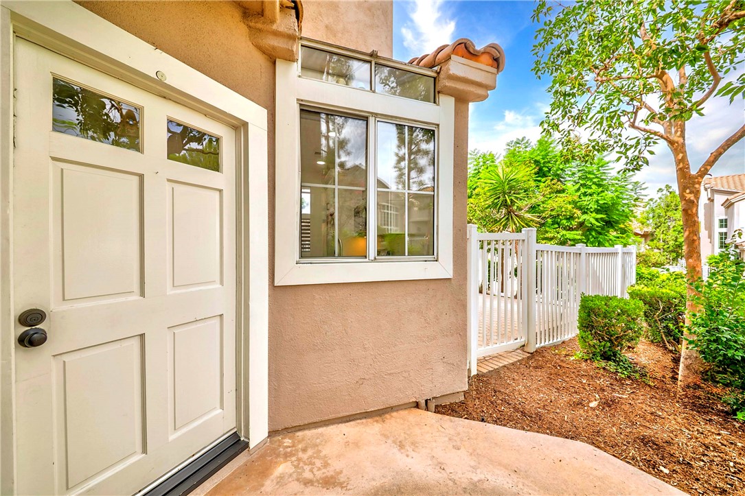 2163 Camellia Lane Property Photo 4