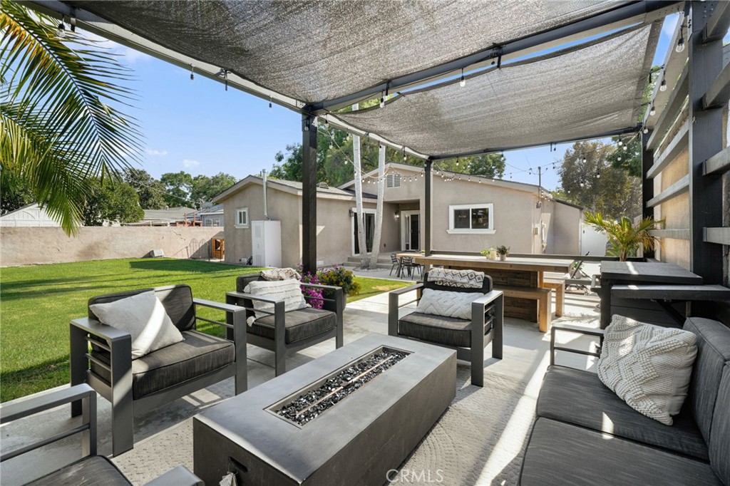 14651 Carnell Property Photo 3
