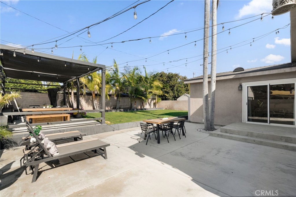 14651 Carnell Property Photo 4