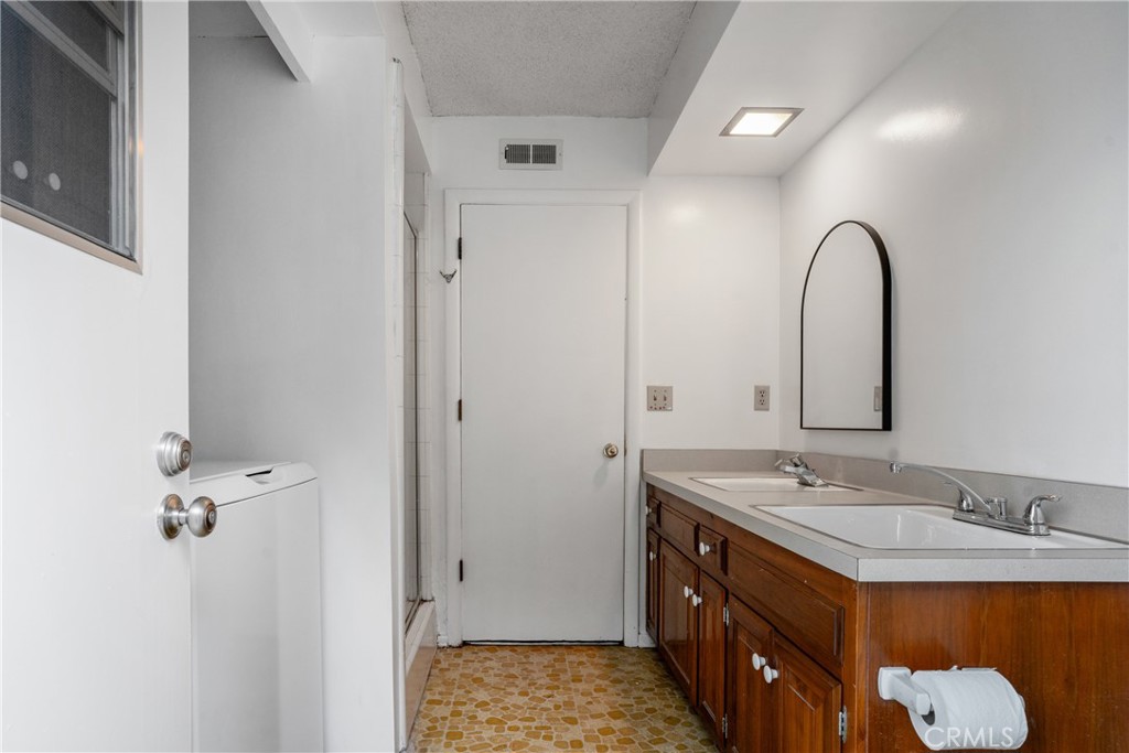 3141 E Palmyra Avenue Property Photo 22