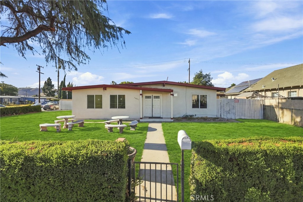 2065 W Orange Grove Property Photo 1