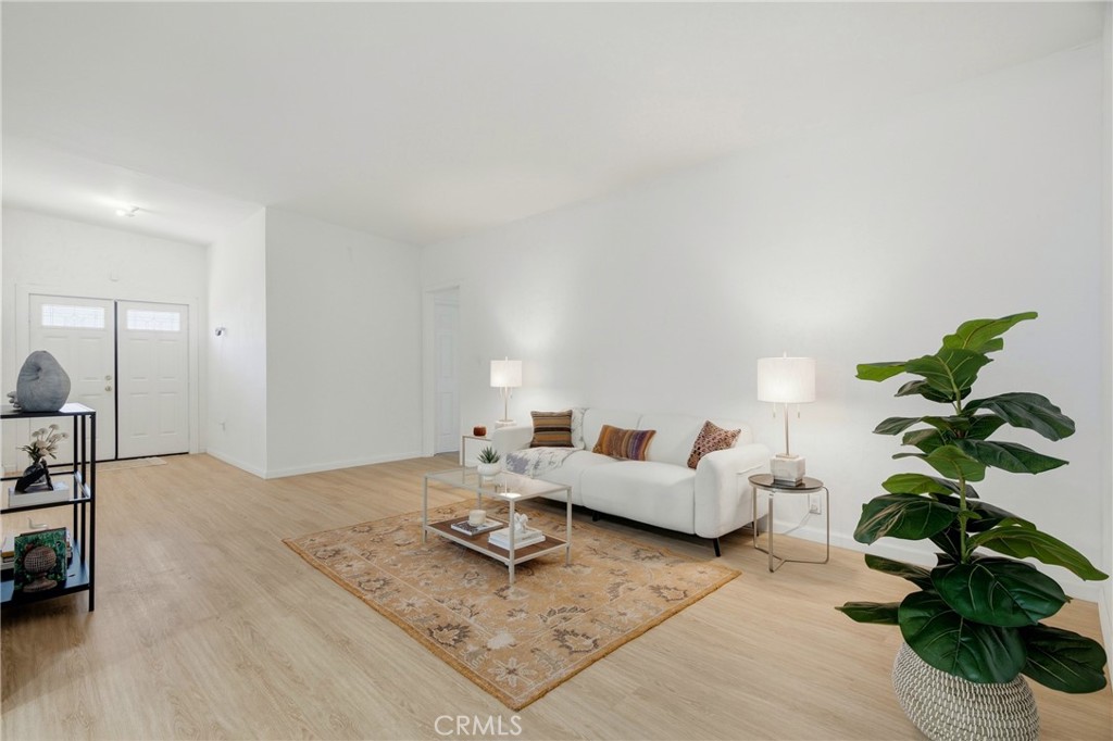 2065 W Orange Grove Property Photo 5