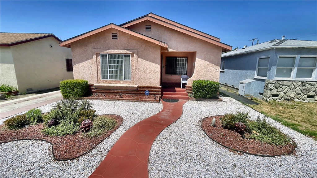 2453 Easy Property Photo 1