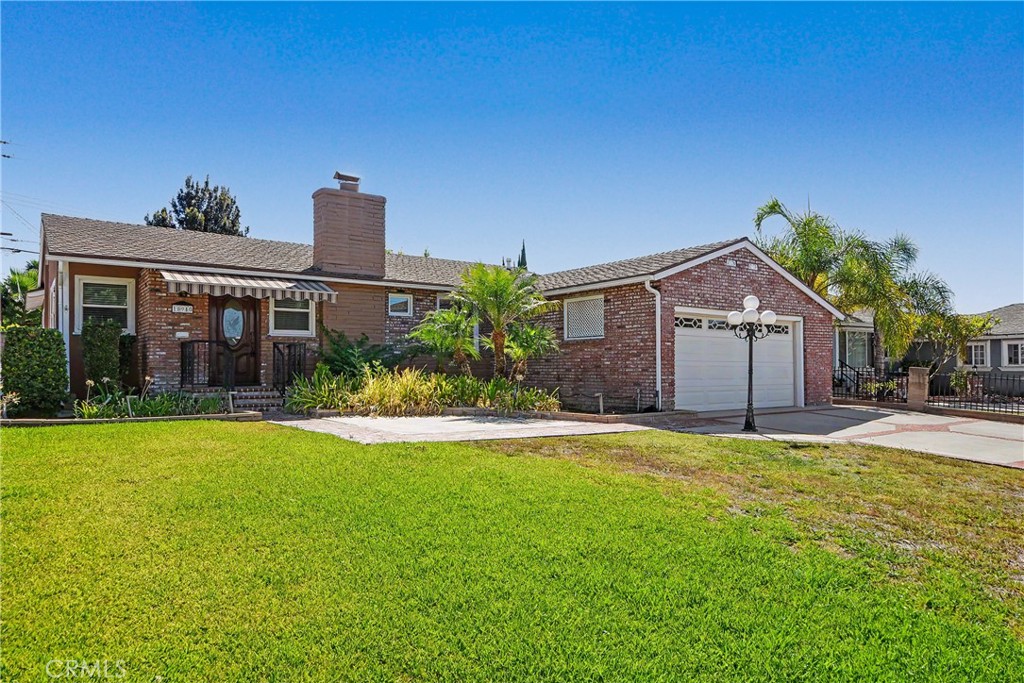 15940 Bluefield Avenue Property Photo 1