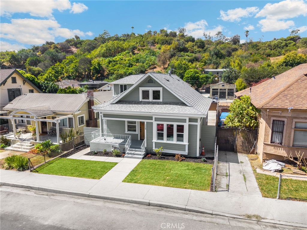 724 Solano Property Photo 3