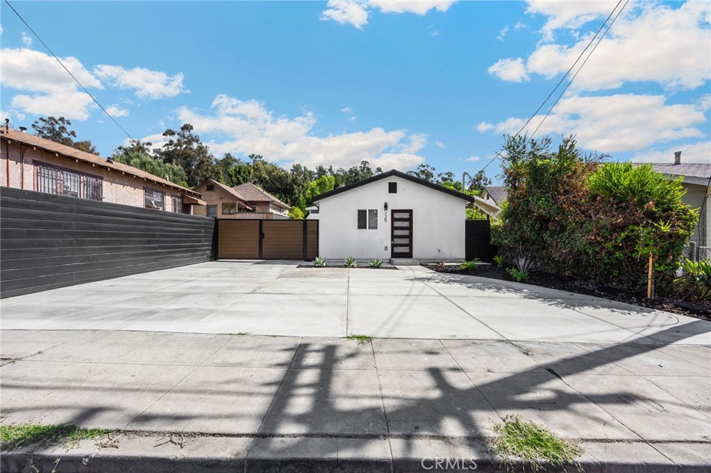 724 Solano Property Photo 25