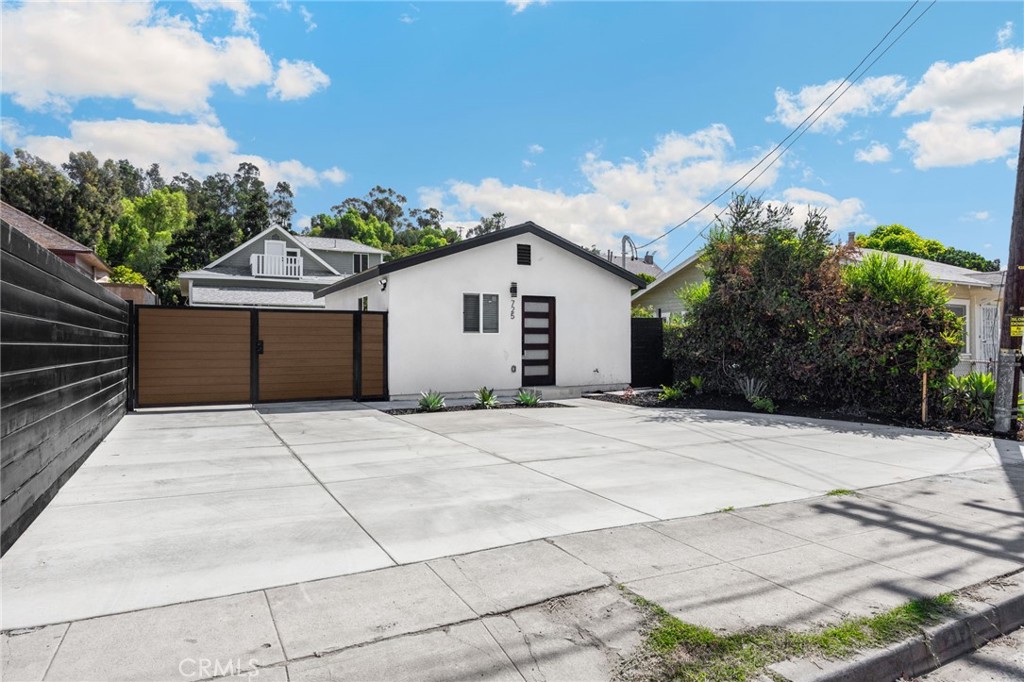 724 Solano Property Photo 26