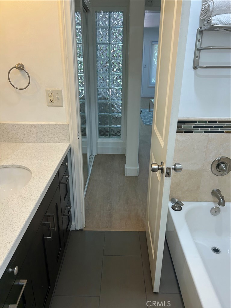 10600 Eastborne 6 Property Photo 11