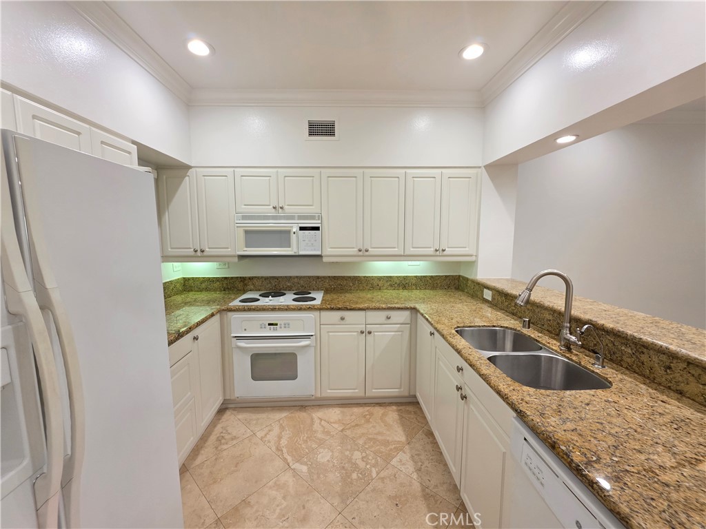 25432 Sea Bluffs 102 Property Photo 6