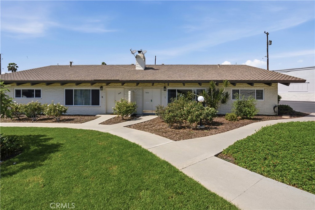 5046 Lakeview Avenue 24 Property Photo 1