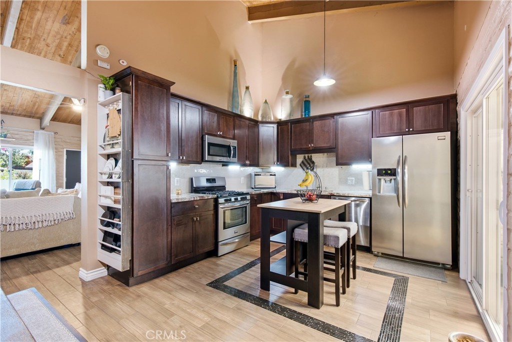 5046 Lakeview Avenue 24 Property Photo 6