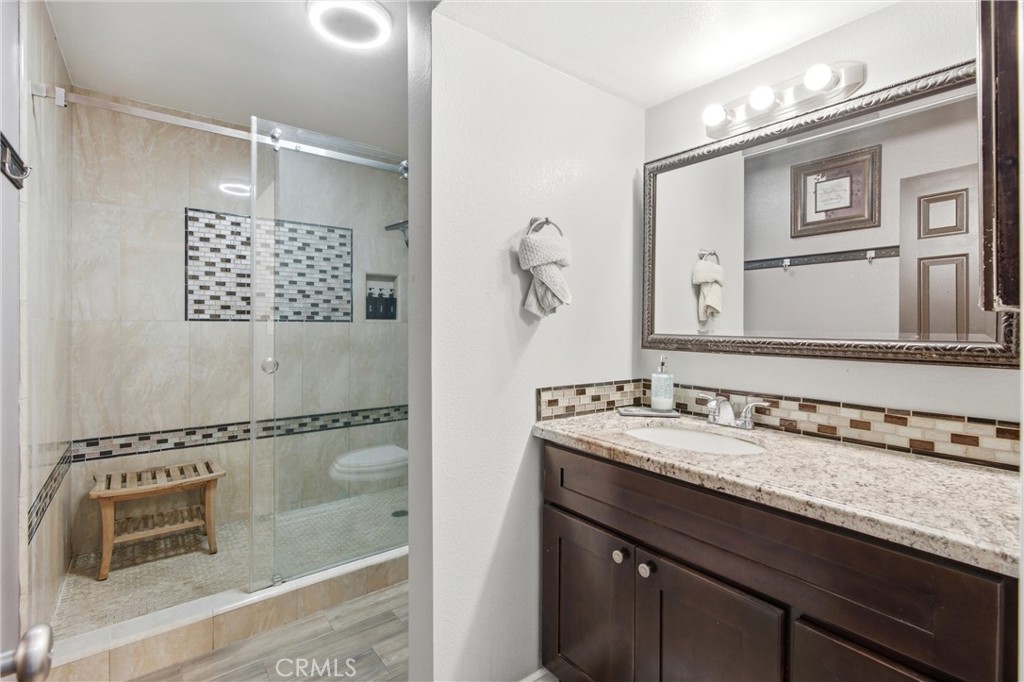 5046 Lakeview Avenue 24 Property Photo 15
