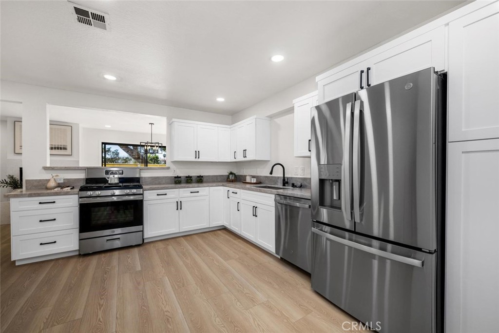 6013 Loynes Property Photo 14