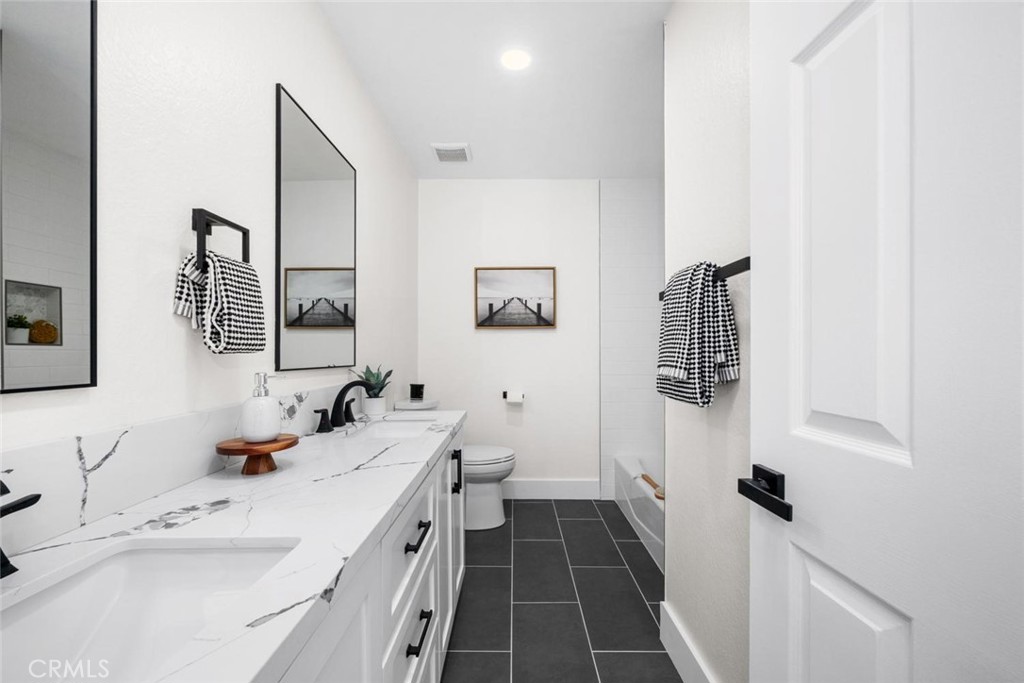 6013 Loynes Property Photo 32