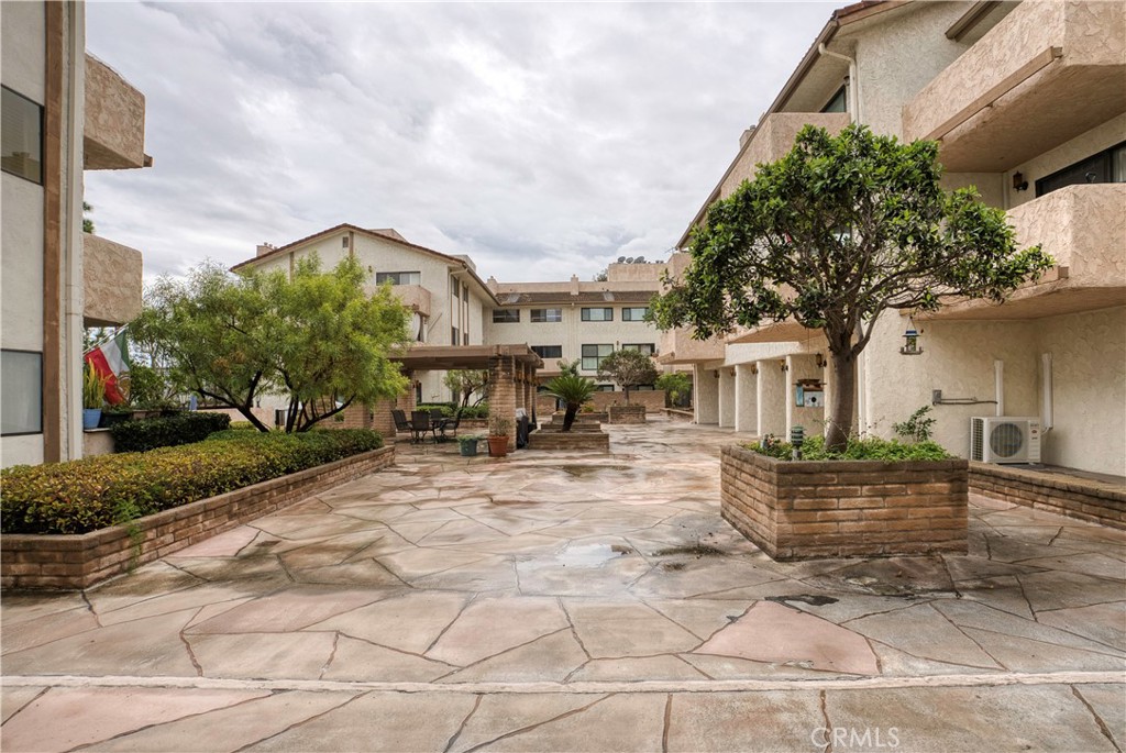 12300 Montecito Road 24 Property Photo 24