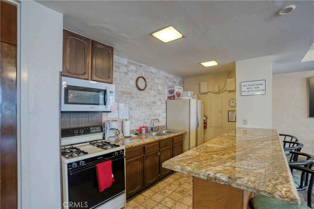 12300 Montecito Road 24 Property Photo 30