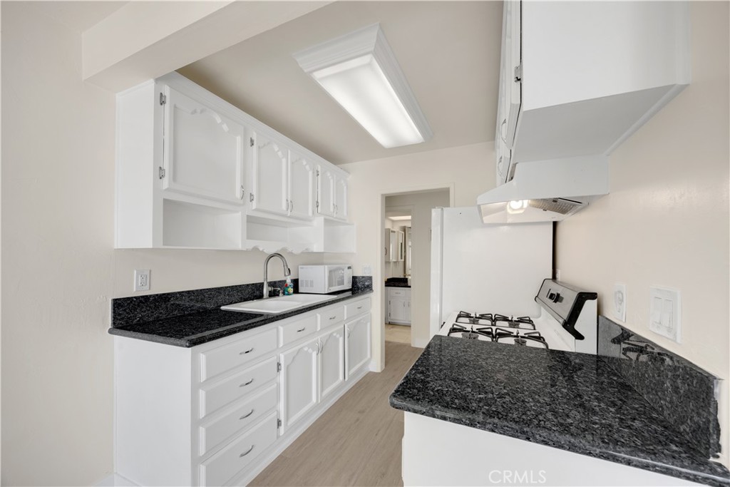 1300 W Lambert 10 Property Photo 34