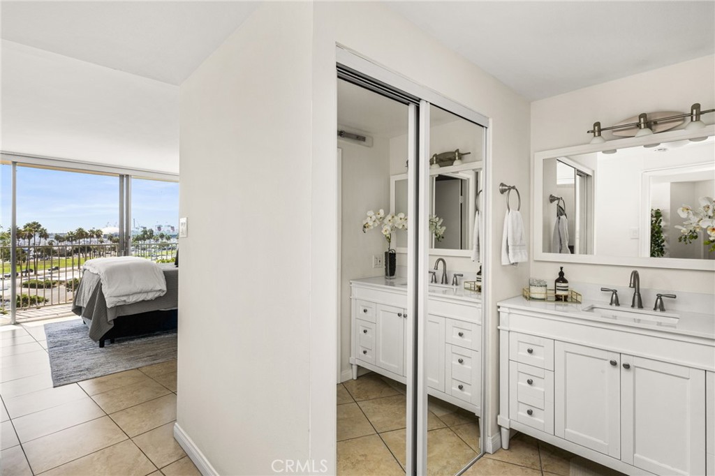 700 E Ocean 706 Property Photo 8