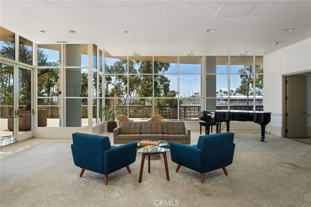 700 E Ocean 706 Property Photo 13