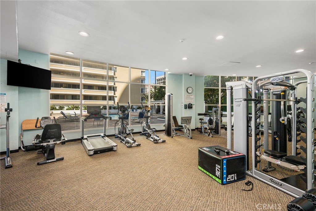 700 E Ocean 706 Property Photo 14