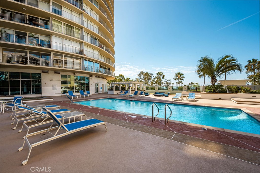 700 E Ocean 706 Property Photo 15