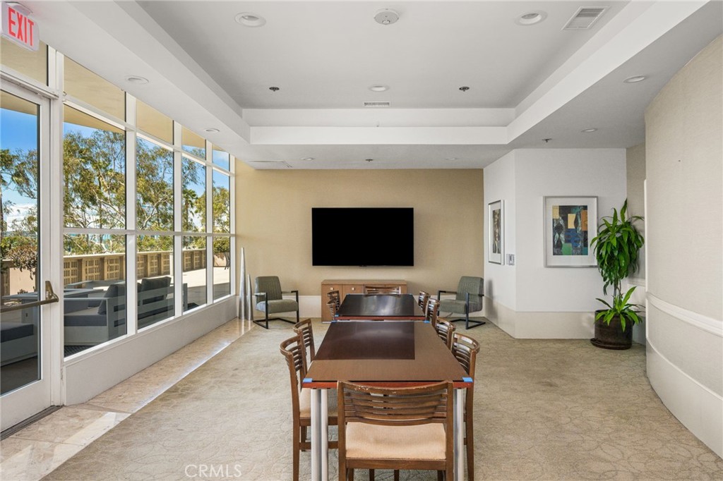 700 E Ocean 706 Property Photo 16