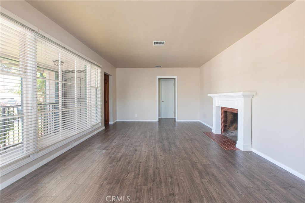 9002 Amsdell Avenue Property Photo 8