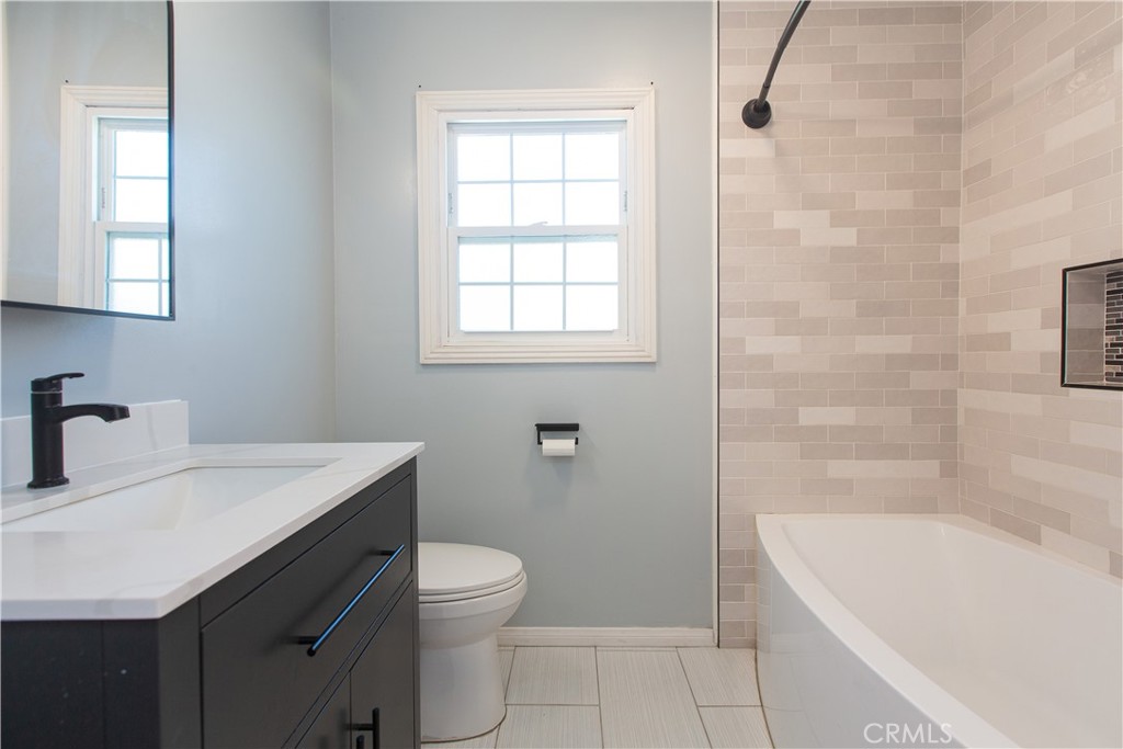 9002 Amsdell Avenue Property Photo 30