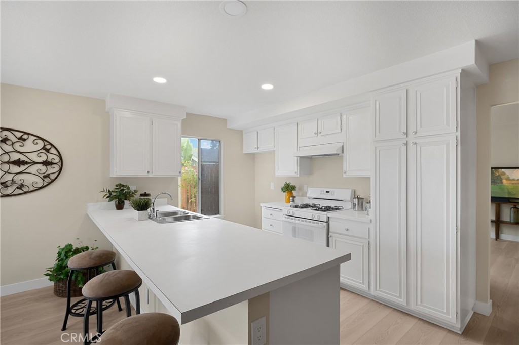 17342 Glasgow Circle Property Photo 7