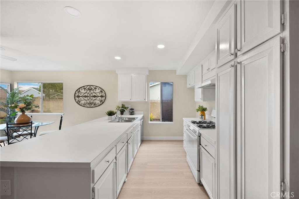 17342 Glasgow Circle Property Photo 8