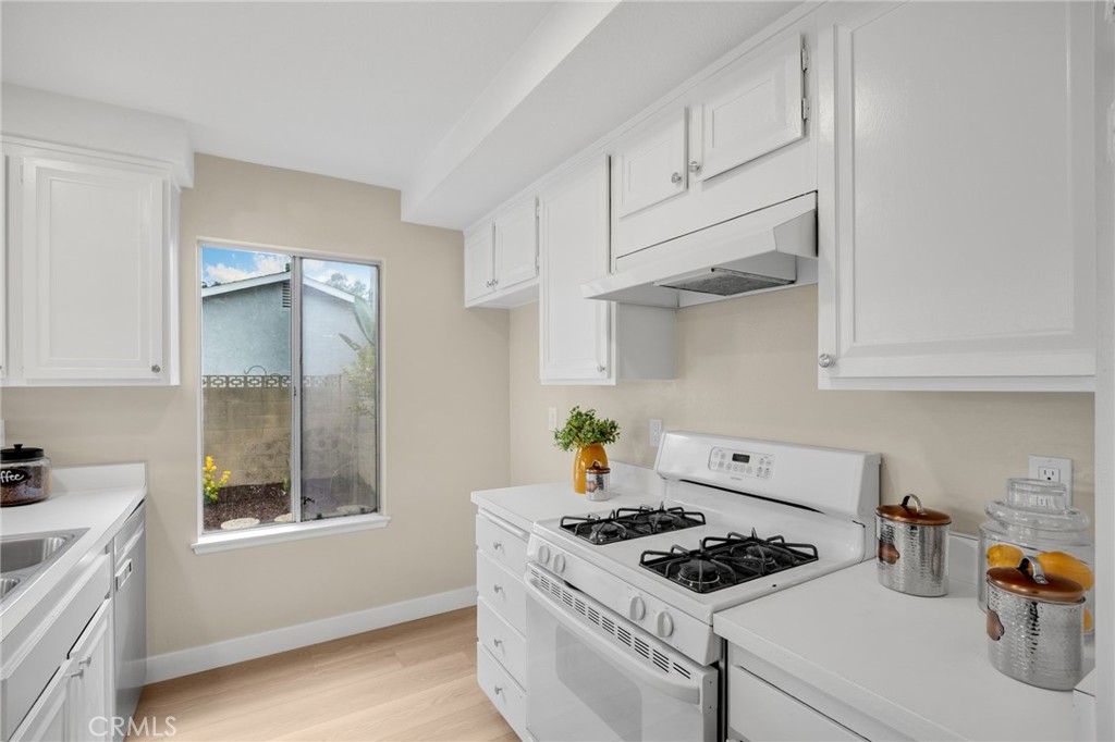 17342 Glasgow Circle Property Photo 9