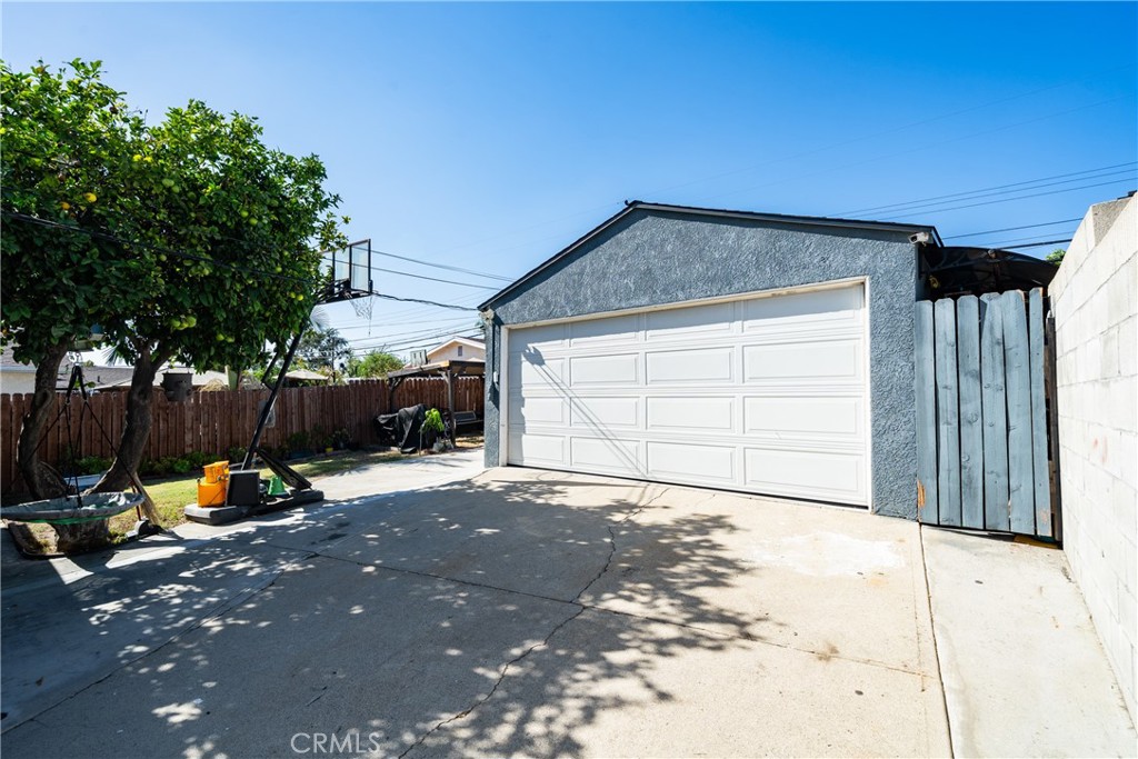151 Grace Property Photo 31