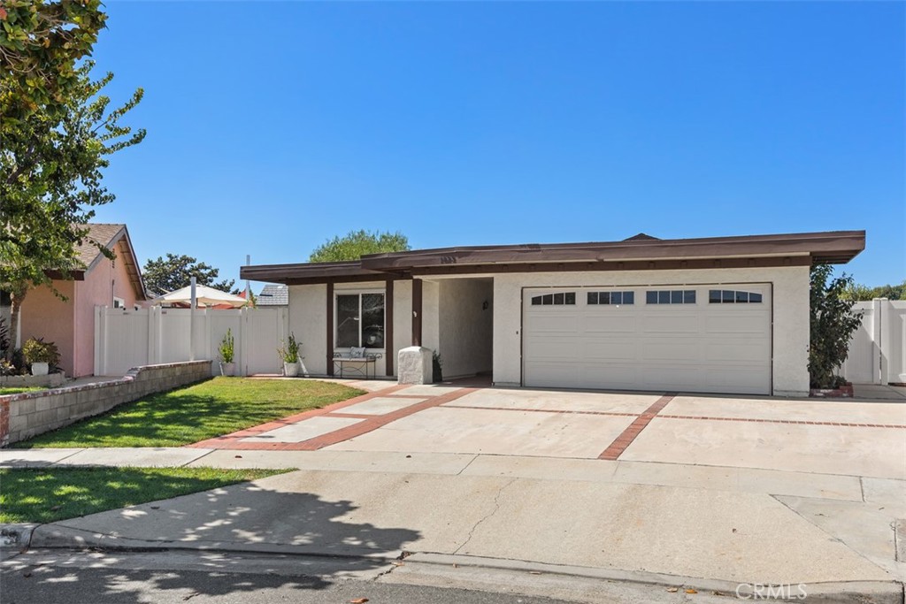 1823 N Budlong Circle Property Photo