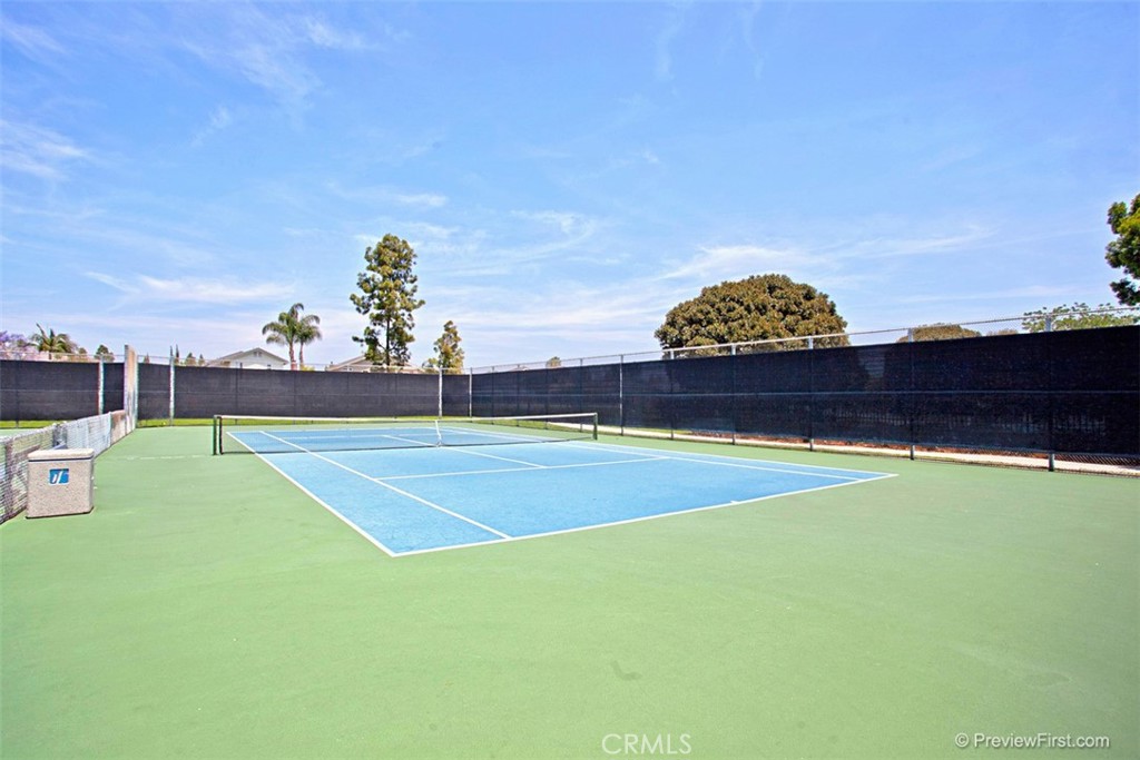 8 Woodfall Property Photo 15
