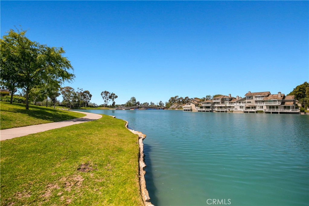 8 Woodfall Property Photo 18