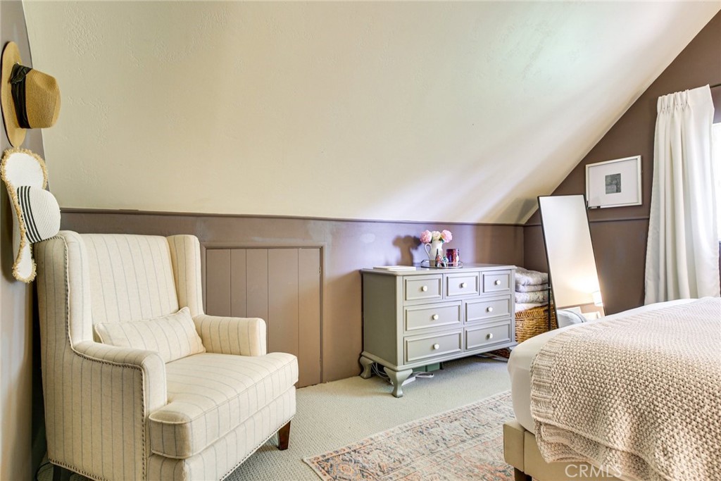 652 E Victoria Court Property Photo 13