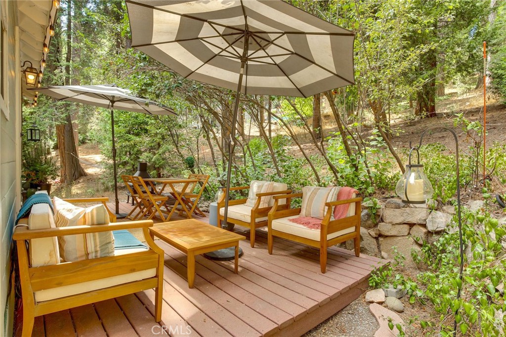 652 E Victoria Court Property Photo 20