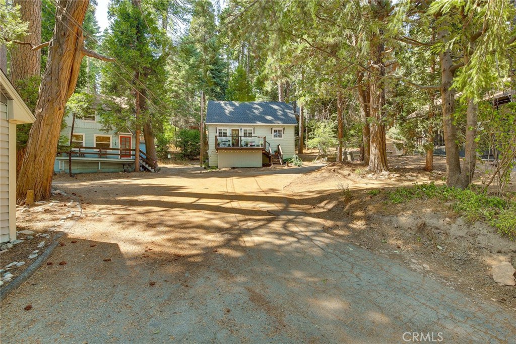 652 E Victoria Court Property Photo 22